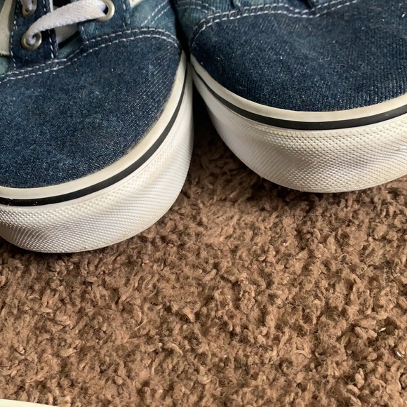 Vans - Picture 3 of 4